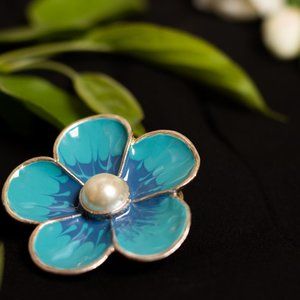 Women's Vintage Floral Pearl Brooch